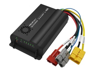 Qoltec - battery charger - automatic, with MPPT controller, LiFePO4 AGM GEL STD - 620 watt